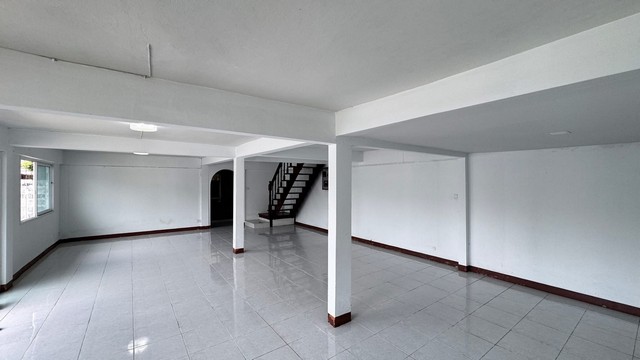 ประกาศขาย  ขายบ้านเดี่ยว 2 ชั้น ขนาด 50 ตรว. บ้านเลขที่ 55 ซอยวัฒนานิเวศน์ 1 ถนนสุทธิสารวินิจฉัย  แขวงสามเสนนอก เขตห้วยขวาง