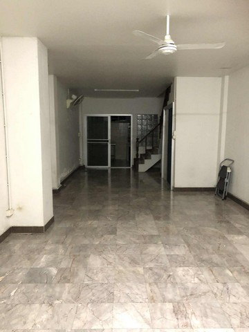 บ้านสวยทำเลดี ราคาสุดพิเศษย่านศรีด่าน ใกล้รถไฟฟ้าสายสีเหลือง หมู่บ้านวราธรวิลล์ จังหวัด สมุทรปราการ ตำบล สำโรงเหนือ อำเภอเมือง