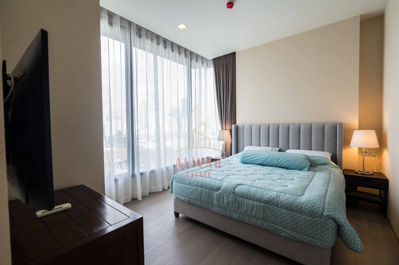 RC090325 Condo for rent 2 Bedroom THE ESSE ASOKE near BTS Asoke & MRT SukhumvitRent 70,000 THB/monthy- Advance 1 month and insurance 2 monthDetails :- Room size 75 SQ.M.- 2 bedroom 2 bathroom- Fully Furnishedสิ่งอำนวยความสะดวก : สระว่ายน้ำพาโนรามิค / ฟิตเนส - Sculpture court / กอล์ฟ ซิมูเลเตอร์ / ห้องสมุดสถานที่สำคัญใกล้เคียง : Terminal 21 … 700 ม. - รพ. จักษุรัตนิน 250 ม. / สวนเบญจสิริ 1.6 กม.- โรงเรียนวัฒนาวิทยาลัย 30 ม. / มหาวิทยาลัยศรีนครินทรวิโรฒ (มศว.) 150 ม.Location : ถนนอโศกมนตรี แขวงคลองเตยเหนือ เขตวัฒนา กทม. 10110Contact Line: @alivar  click https://line.me/R/ti/p