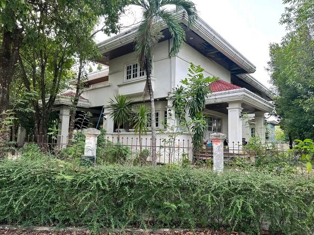 บ้าน บ้านพร้อมที่ดิน ถนนเฉลิมพระเกียรติ ร.9 5Bedroom 54000000 BAHT ใกล้กับ ห่างถนนคู่ขนานกาญจนาภิเษก เพียง 800 ม.  คุ้มทั้งอยู่คุ้มทั้งลงทุน มีบ้าน และที่ดินที่กว้างขวาง เหมาะสำหรับครอบครัวใหญ่ที่ต้องการขยายบ้านในอนาคต