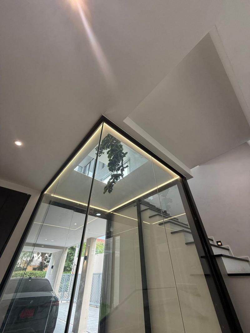 Home office 4 ชั้น 527sq.m.หลัง Central eastville Double volume โปร่ง ​โล่ง มีลิฟต์ ในตัว