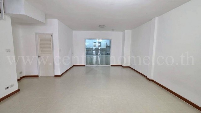 ทาวน์โฮม เดอะทรัสต์ ทาวน์ วงแหวน - ลําลูกกา คลอง 5 ทำเลดี