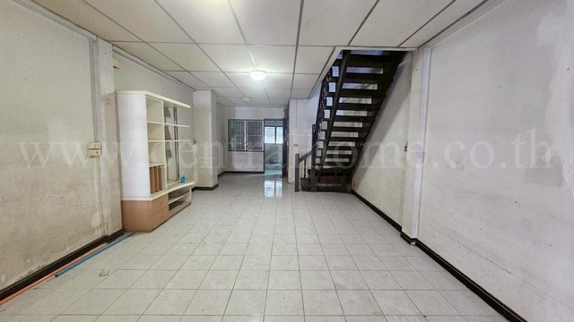 ทาวน์เฮ้าส์ หมู่บ้าน ธนินทร วิลเลจ ซอยวิภาวดีรังสิต 35 - ดอนเมือง 