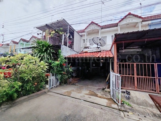 ทาวน์เฮ้าส์ หมู่บ้าน รินทร์ทอง ลำลูกกา - คลอง 2 ใกล้รถไฟฟ้า สถานีคูคต