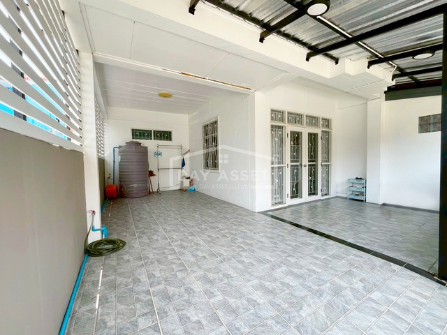 หมู่บ้านไทยสมบูรณ์ 2 รังสิต-คลอง 3 เข้าออกได้ทั้ง 2 เส้นทาง ทั้ง ถ.รังสิต-นครนายก ถ.คลองหลวง เนื้อที่ 21.9 ตร.ว. ขายเพียง 1,990,000 ล้านบาท