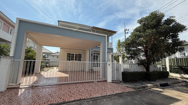 ให้เช่าบ้านเดี่ยวหลังมุม  ใกล้แยกบางคูวัด ห่างจากจุดขึ้นลงทางด่วนศรีสมานหมู่บ้านในสนามกอล์ฟ    ชวนชื่นไพร์ม บางคูวัด กรุงเทพ-ปทุม 