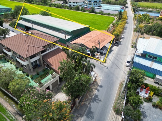 ขายด่วน! รง. โรงงาน ลำโพ บางบัวทอง ขนาด 1 RAI 0 NGAN 0 ตารางวา  12000000 thb ใกล้ ห่างจากทางหลวงหมายเลข 9 (ถนนกาญจนาภิเษก) เพียง 3 กม. พื้้นที่กว้างขวาง
