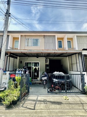 ทาวน์โฮมราคาน่ากดส่อง! ขายทาวน์โฮมโครงการบ้านพฤกษา 107 ติวานนท์-รังสิต สภาพดี บรรยากาศร่มรื่น! เดินทางสะดวกไปได้ทั้งฝั่งปทุมธานีและนนทบุรี!!