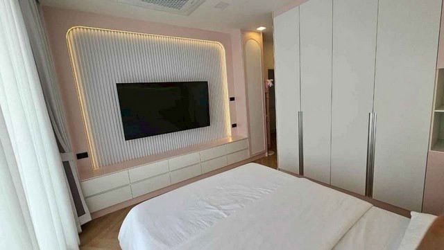 ให้เช่าบ้านเดี่ยว  โครงการ หมู่บ้านนครินทร์การ์เด้น ซ.ร่มเกล้า 19/1 (ใกล้สนามบินสุวรรณภูมิ)   บ้านเดี่ยวใหม่ 2 ชั้น สไตล์นอร์ดิก