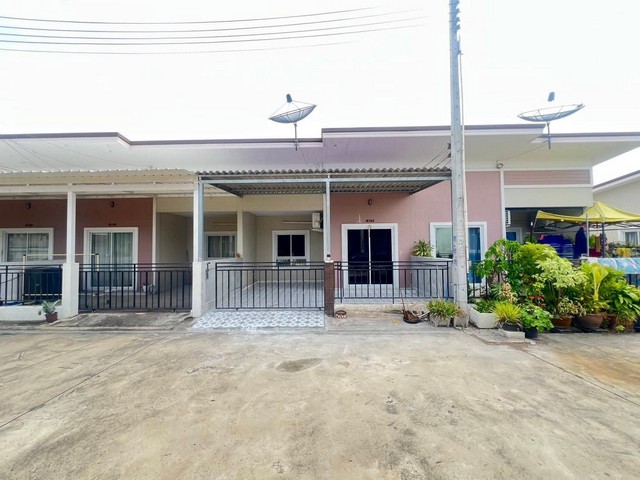 ขายบ้านทาวน์เฮาว์ชั้นเดียว สถานะกำลังปรับปรุง โครงการ :  ซีวิลเลจ   ติดถนนบ้านบึง - แกลง