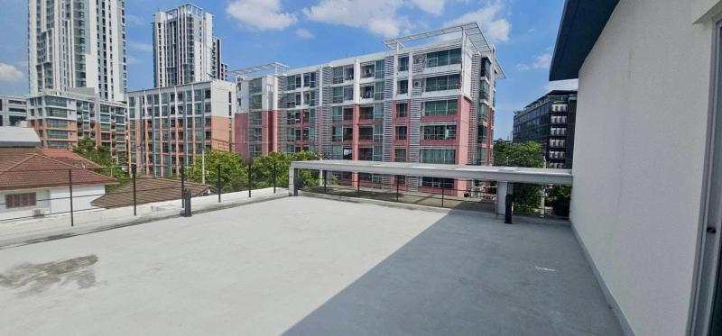 อาคารเอนกประสงค์ 2 ชั้น +สระว่ายน้ำส่วนตัว ซ.รัชดาภิเษก 17 ให้เช่า 437sq.m.ใกล้ mrt สุทธิสาร