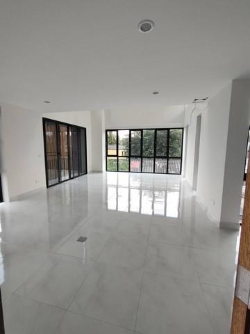 ให้เช่าโฮมออฟฟิศ 3.5 ชั้น 50 ตร.ว. ย่านรัชดา ลาดพร้าว-วังหิน โชคชัย 4 ใกล้ MRT ลาดพร้าว