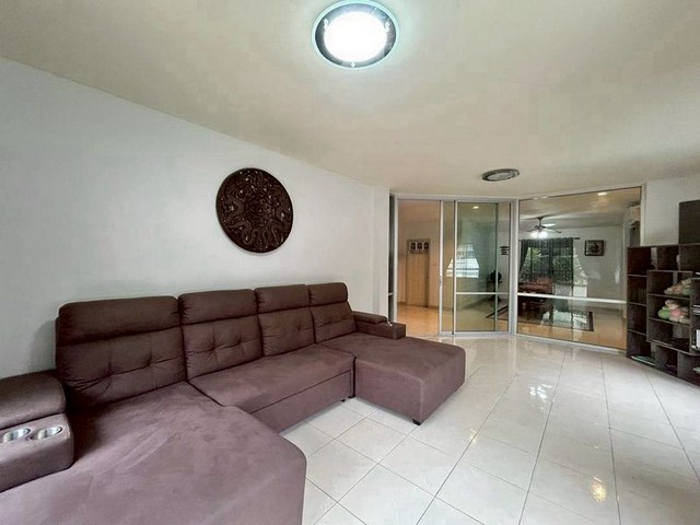 ให้เช่าพูลวิลล่า 2 ชั้น บรรยากาศดี ร่มรื่น หมู่บ้านเงียบสงบ โซนหางดง