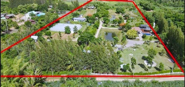 วัดรางเสน่ห์ 1.7 กม. ปั๊มน้ำมัน พีที บ้านคา 3.4 กม. ขายรีสอร์ท 1 หลัง พร้อมที่ดิน  15 ไร่ ขาย 4 นอน 4 น้ำ  กลางเมืองราชบุรี