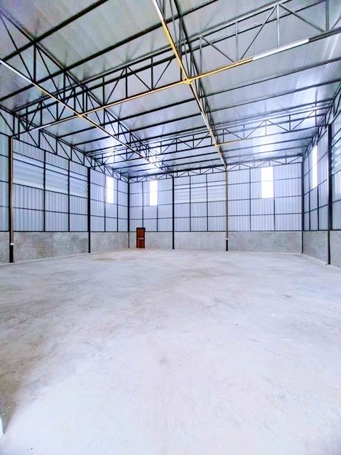 ตลาดกลางลาดสวาย 1กม. แย้มสอาดรังสิต 1.4 กม. ให้เช่าโกดัง พร้อมออฟฟิศ 2 ชั้น 503 ตร.ม. 126 ตร.วา. โลตัส ลำลูกกา คลอง 4 1.9 กม. ลำลูกกา