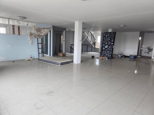 ให้เช่าอาคารพาณิชย์ 4.5 ชั้น 2 คูหา 520 ตร.ม. เฮ้าส์เดอะฮัมบรูก หทัยราษฎร์ ใกล้แฟชั่นไอซ์แลนด์