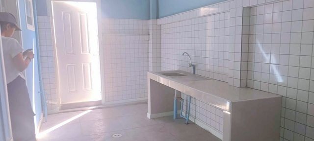 ทาวน์เฮาส์ 2 ชั้นหลังมุม 25 ตร.วา.  บึงน้ำรักษ์ ธัญบุรี  ตลาดพรธิสาร คลอง10 4กม. เทศบาลเมืองสนั่นรักษ์ 2.2กม.200 ตร.ม.4นอน คลอง 11