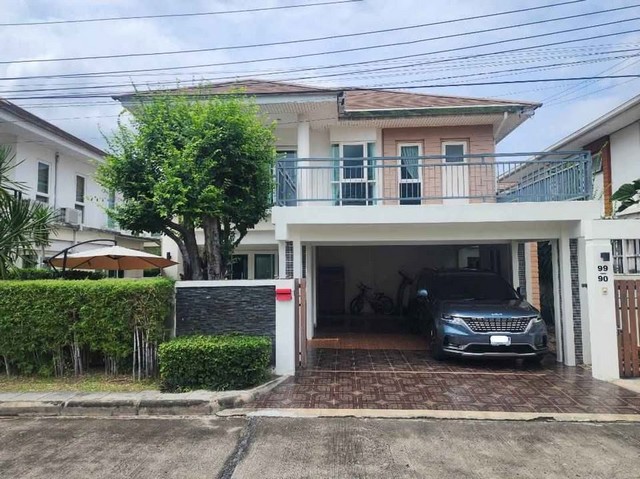 ขายถูกบ้านเดี่ยว 2 ชั้น หมู่บ้าน  บ้านบุญโต99 Baan Boonto 99 ขนาด 54 ตรว. 3 นอน 3 น้ำ บ้านสวย  พร้อมอยู่ ใกล้ทางด่วนศรีสมานที่ตั้ง :  ถ.เลียบคลองประปา ตำบลบ้านใหม่ อำเภอปากเกร็ด จังหวัดนนทบุรี 11120-  เนื้อที่  54 ตร.ว. พื้นที่ใช้สอย  250   ตร.ม.-  3 ห้องนอน 3 ห้องน้ำ              -  เครื่องใช้ไฟฟ้า  : ทีวี, แอร์ , ตู้เย็น-  จอดรถในบ้านได้  2 คัน                                                                                 สิ่งอำนวยความสะดวก- กล้องวงจรปิด, พนั