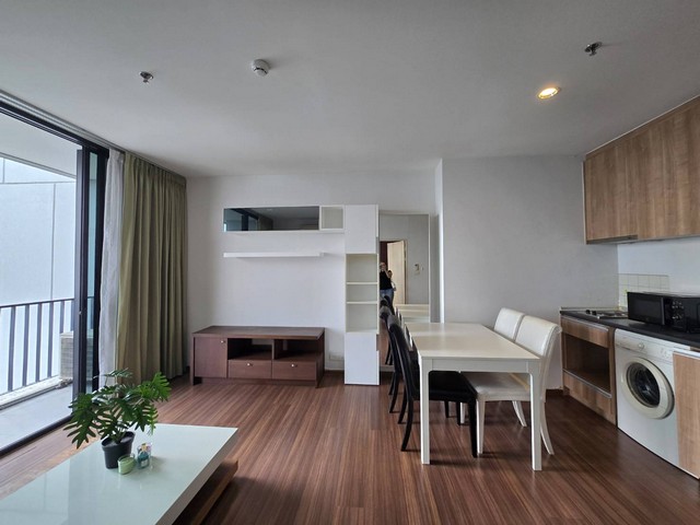 ขายด่วน คอนโดหรู The Issara ลาดพร้าว 1 ห้องนอนใหญ่ 53 ตร.ม. เดิน 5 นาทีถึง MRT ลาดพร้าว ห้องมุม ชั้นสูง ลมดี วิวไม่บัง