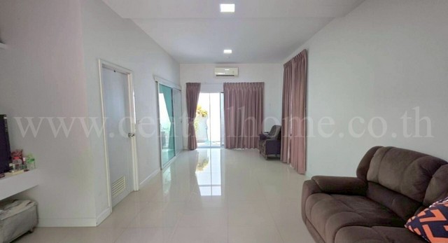 ขายด่วน ทาวน์โฮม เดอะ คอนเนค บางนา - สุวรรณภูมิ หลังมุม