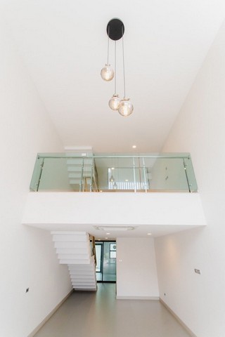 อาคารพาณิชย์ 3 ชั้น 6 คูหา ติดตลาดสันป่าข่อย วัดเกตุ ใกล้ถนนเจริญเมือง