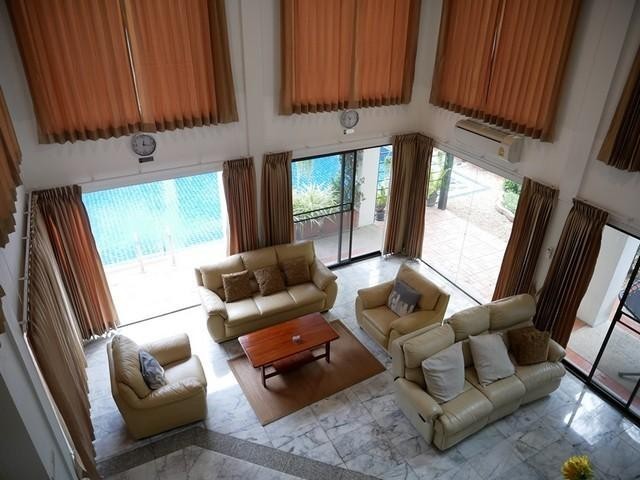 ให้เช่าบ้านเดี่ยว 3 ชั้น  หมู่บ้านนวธานี เสรีไทย  59 ที่ดิน 200 ตารางวา  3 ชั้น 3 ห้องนอน 3 ห้องน้ำ พร้อมอยู่