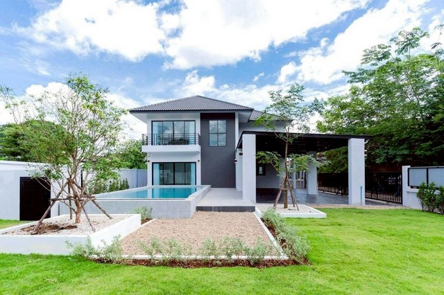 พูลวิลล่า2 ชั้น ทำเลทอง น้ำไม่ท่วม สันกลาง สันกำแพง 