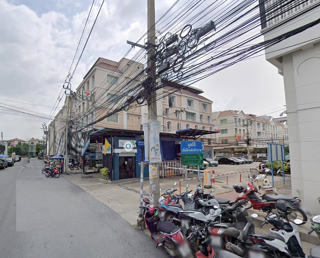 MRT บางกระสอ 150 เมตร 5นอน  ติดเซนทรัลรัตนาธิเบศร์ ให้เช่าอาคารพาณิชย์ 4 ชั้น 24 ตร.วา.