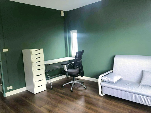 BTS รัชโยธิน 380 ม. ..ใหญ่มาก ให้เช่าบ้านทาวน์โฮมหรู 3 ชั้น หัวมุม 28ตร.วา. 3-4นอนพร้อมเฟอร์ฯ ถ.รัชดาภิเษก38-44  เซ็นทรัล ลาดพร้าว 1.5กม