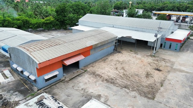 ขายที่ดินพร้อมสิ่งปลูกสร้างศรีราชาชลบุรี บนเนื้อที่ดิน  4  ไร่  ผังสีส้มลาย ท่าเรือแหลมฉบัง 13 ก.ม.