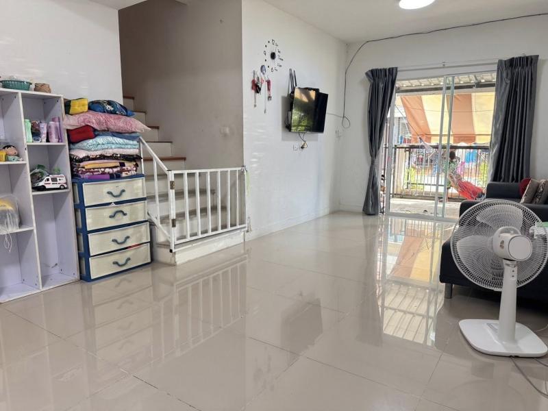 ขายทาวน์โฮม พร้อมอยู่! หมู่บ้านไลโอบริสซ์ ลำลูกกา คลอง 6 ต่อเติมครัวใหม่พร้อมใช้งาน