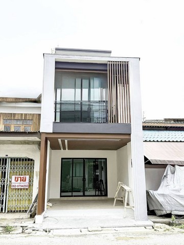 ขายทาวน์โฮมรีโนเวทใหม่ ในเมืองหาดใหญ่  ย่านทำเลธุรกิจ จังหวัดสงขลา