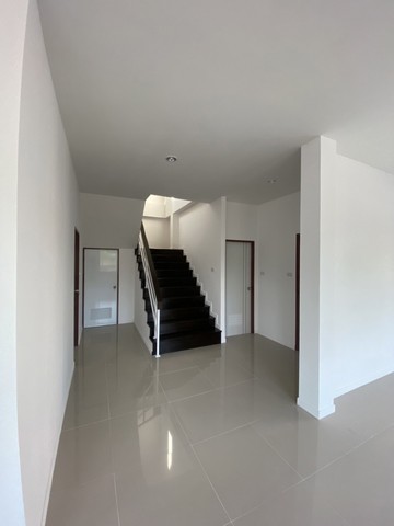 บ้าน หมู่บ้าน ใจกลางเมืองชลบุรี 3779100 BAHT 3BR 39 ตรว. 0 NGAN 0 RAI ใกล้ หลังโกลบอลเฮ้าส์ ชลบุรี  ราคาดี