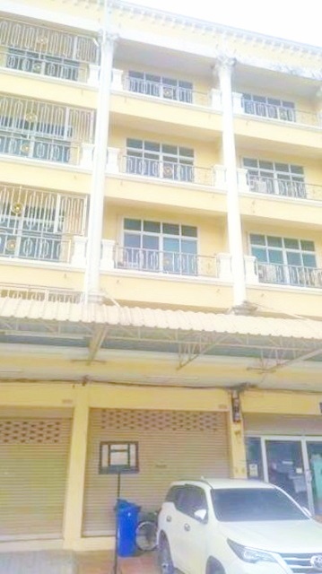 ตลาดสดไอยรา พลาซ่า 2.2กม.ให้เช่าอาคารพาณิชย์ 4.5 ชั้น 20 ตร.วา. 340 ตร.ม. 3นอน ใกล้แมคโครคลองหลวง 