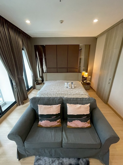 Noble Ploenchit private comfortable conveniently 6th floor BTS Ploenchit