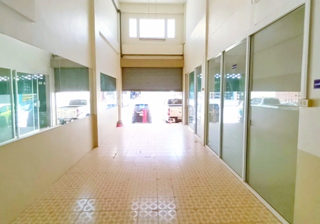 ตลาดสดไอยรา ให้เช่าอาคารพาณิชย์ 4.5 ชั้น 22ตร.วา. 342ตร.ม. 3นอน พลาซ่า 2.2กม. ใกล้แมคโครคลองหลวง