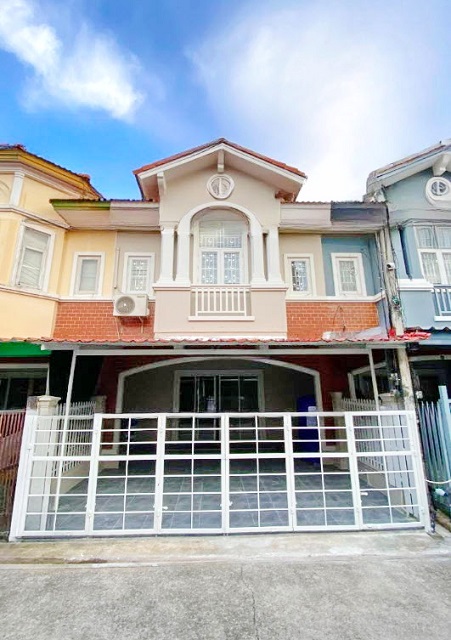 รร.เลิศหล้านานาชาติ 600 ม.เพชรเกษม77 โฮมโปร เพชรเกษม 1.2 กม. หนองแขม ให้เช่าบ้านทาวน์เฮาส์ 2 ชั้น หลังใหญ่ 20ตร.วา.160ตร.ม. 3 นอน