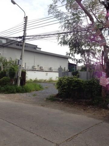 ขายที่ดินถมแล้ว 326 ตร.ว. ซอยลาดพร้าว 130 แยก 6 ปากซอยมีรถไฟฟ้า