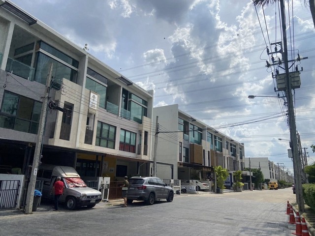 รหัสC6888 ให้เช่าทาวน์โฮม 3ชั้น โครงการโคราซอน ประชาชื่น บางตลาด ปากเกร็ด นนทบุรี เหมาะทำโฮมออฟฟิศ