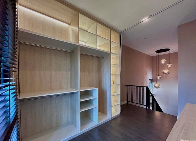 รหัสC6887 ให้เช่าบ้านเดี่ยวบางกอกบลูเลอร์วาด ศรี​นครินทร์​-บางนา  ถนนหนามแดง บ้านตกแต่งพร้อมอยู่