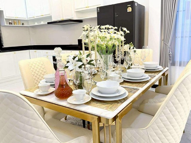 บ้านเดี่ยวสองชั้น เฟอร์ครบ  เครื่องใช้ไฟฟ้าครบ  หิ้วกระเป๋าเข้าอยู่ได้เลย ห้วยใหญ่ติดสุขุมวิทตรงข้ามอัยการ