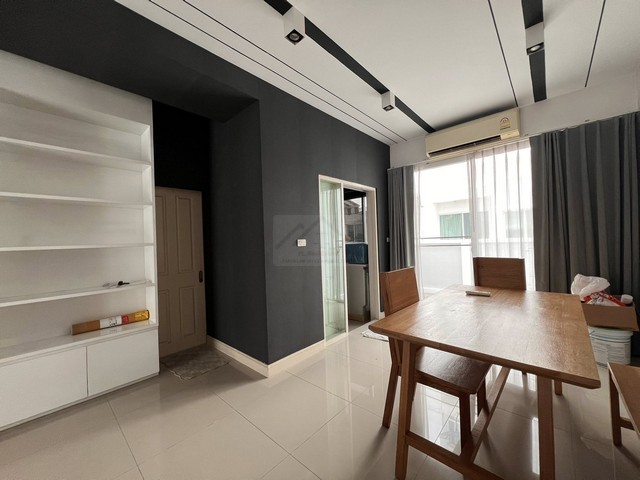 ขายทาวน์โฮม 3 ชั้น 167 ตรม 3 ห้องนอน โครงการบ้านกลางเมือง s-sense ศรีนครินทร์ 46-1 ใกล้รถไฟฟ้าสายสีเหลือง ใกล้พาราไดซ์พาร์ค