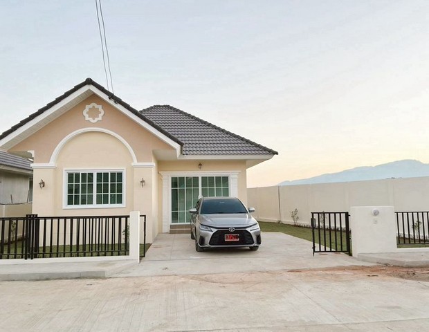 บ้านเดี่ยวชั้นเดียว พร้อมอยู่ ติดถนนใหญ่ โครงการ ดีญ่า วาเลย์ สันทราย