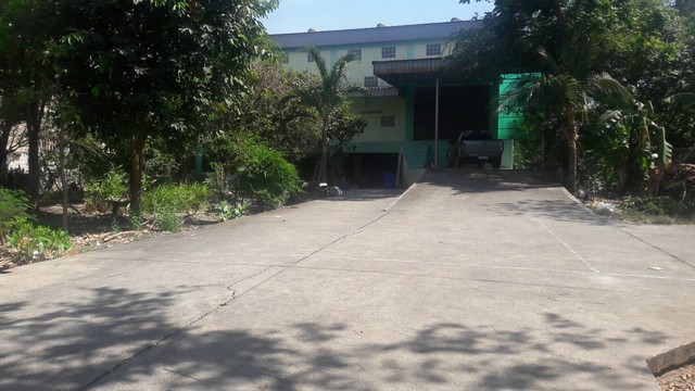 บ้าน ที่ดิน ลาดพร้าว 64  พื้นที่ =  0 ไร่ 3 Ngan 52 ตารางวา 28000000 บาท   เงียบสงบ เป็นบ้าน+สำนักงาน+คลังสินค้า 2 ชั้น ในบริเวณเดียวกัน