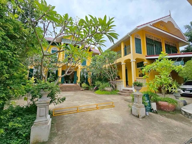 AIR BNB พืชสวนโลก 3.3 กม. ให้เช่าคาเฟ่อาคารโดดเด่น 455ตร.ม. 255ตร.วา.  6 นอน สนามบินเชียงใหม่5.16กม.  6 น้ำ   ถ.รอบเมืองเชียงใหม่ 