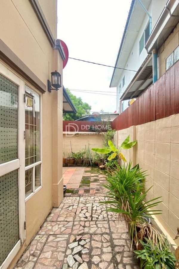 ขายบ้าน หมู่บ้านปิยวรารมย์1 ไทรน้อย ถนนเมน (DD002154)