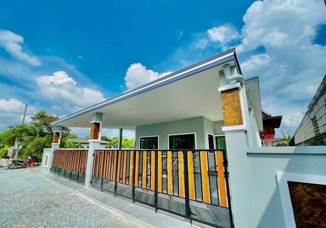 ขายบ้านใหม่บ้านบึงชลบุรี โครงการ เจริญสุข บ้านแฝดอิสระ รับส่วนลดไปเลย 200,000 บาท อยู่ฟรีๆๆไปเลยอีก 6 เดือน!!!