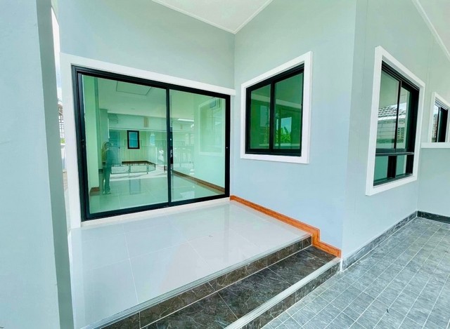 ขายบ้านใหม่บ้านบึงชลบุรี โครงการ เจริญสุข บ้านแฝดอิสระ รับส่วนลดไปเลย 200,000 บาท อยู่ฟรีๆๆไปเลยอีก 6 เดือน!!!