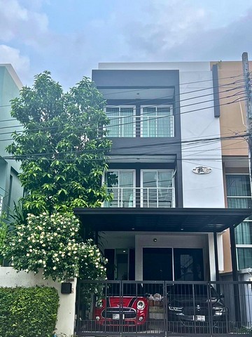 ขายทาวน์โฮม 3 ชั้น D One Onnut-Srinakarin ขนาด 45 ตร.วา ตกแต่งครบ พร้อมเข้าอยู่