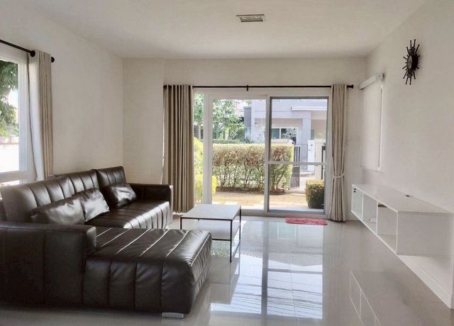 Serene Lake #ขายพร้อมผู้เช่า 9.9 ล้าน 67.5 ตรว. #สีวลีเลควิว #แม่เหียะ #อ.เมือง บ้านสวยสภาพดี #เฟอร์นิเจอร์ครบ ใกล้เมือง เดินทางสะดวก